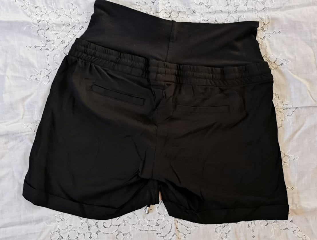 Short Amarra Negro Suelto