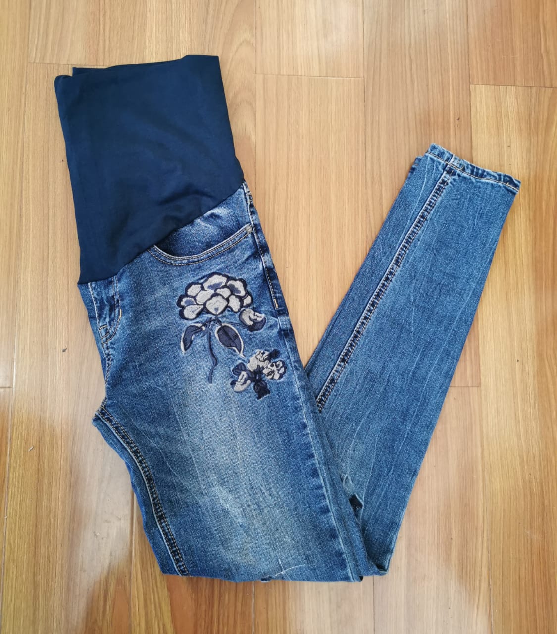 Jeans Azul Bordado Mamikids